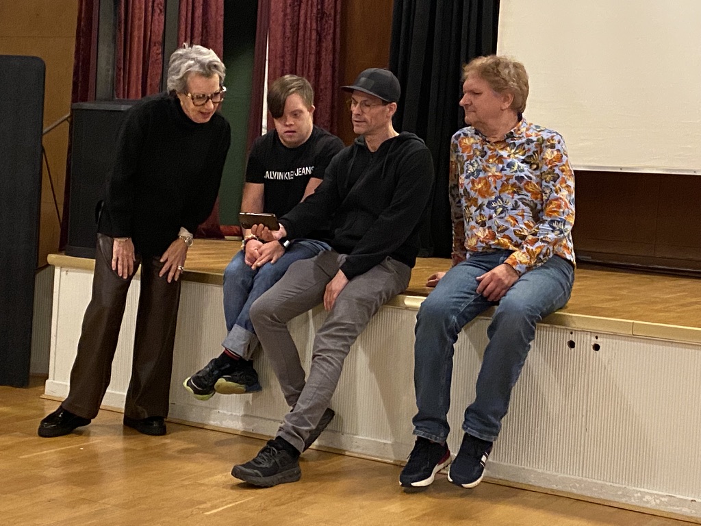 Skådespelarövning i TeaterCommunity på Hela Ideella Landskrona